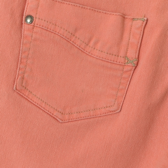 Signature by Levi Strauss Y2K Classic Mid Rise Slim Fit Jean Shorts Coral Pink 4 - Picture 12 of 12